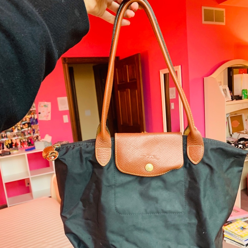 Black longchamp tote !